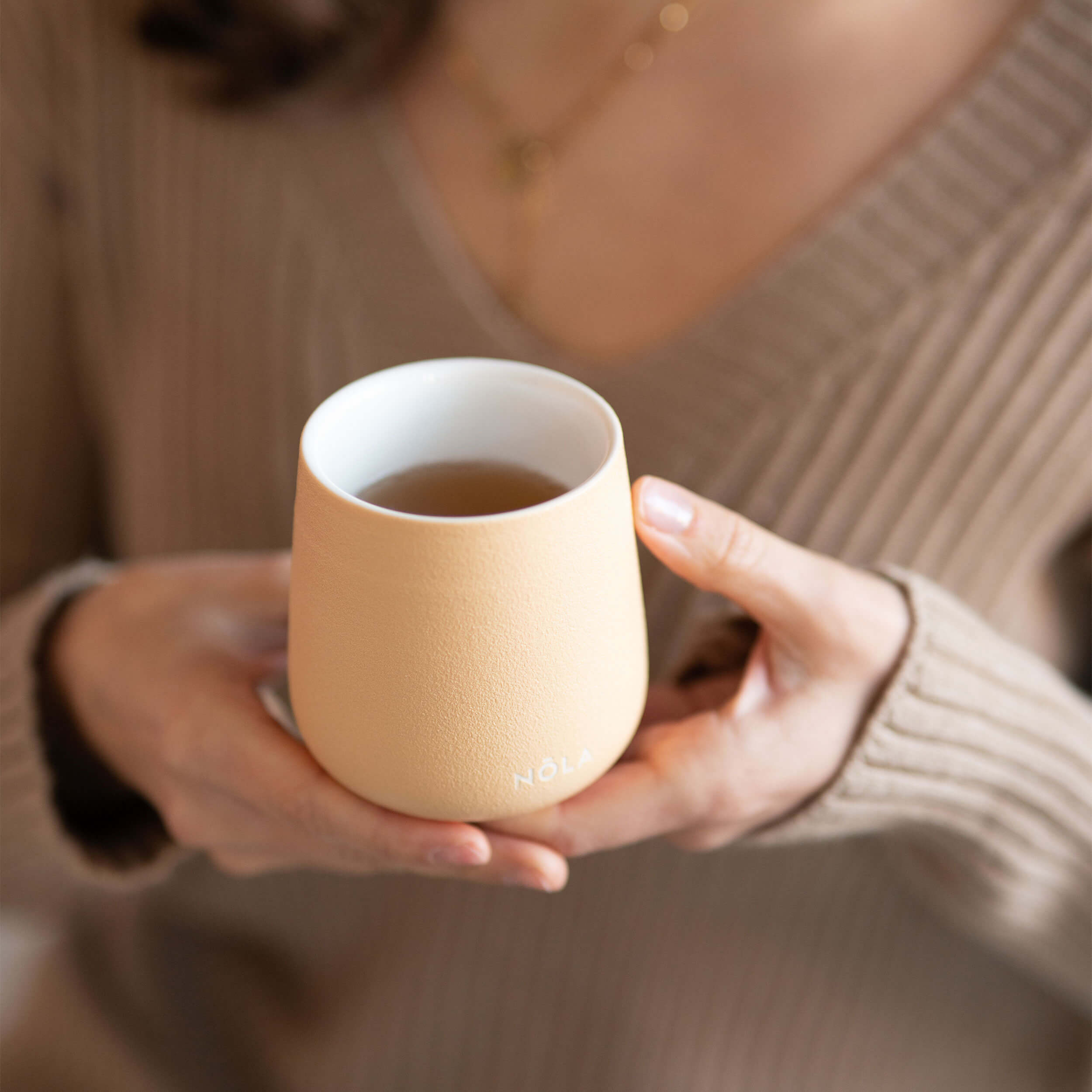 Doppelwandige Keramik-Teebecher 2er-Set (pastellgelb)